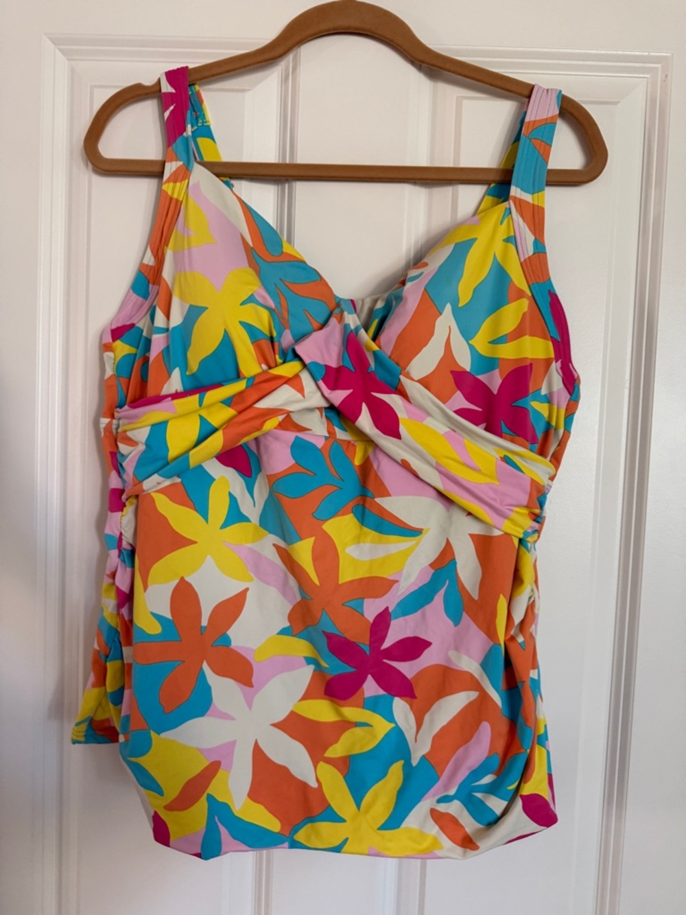Lands' End Floral Twist-Front Tankini Top in Multicolor Underwire 18W